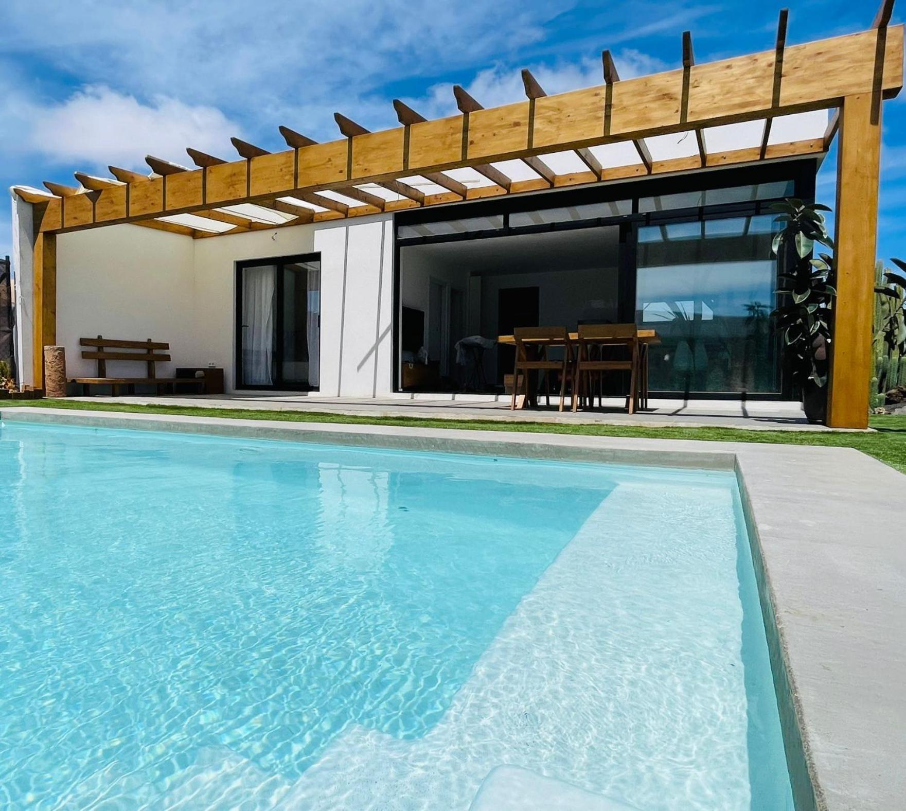 Bungalow + Piscina Independiente La Oliva Exteriör bild